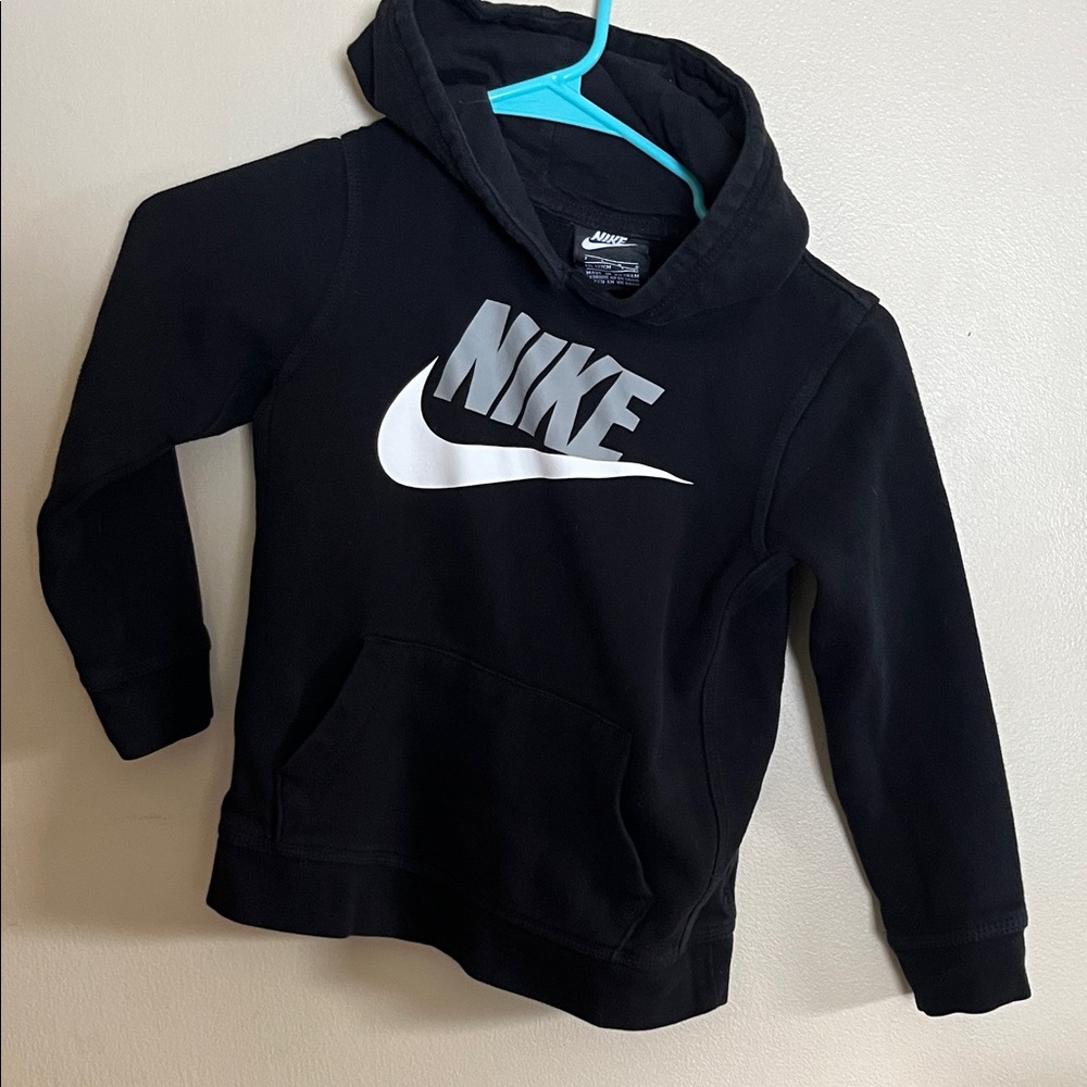 Nike Kids Black and White Logo Hoodie size 7 boys hoodie sweatshirt